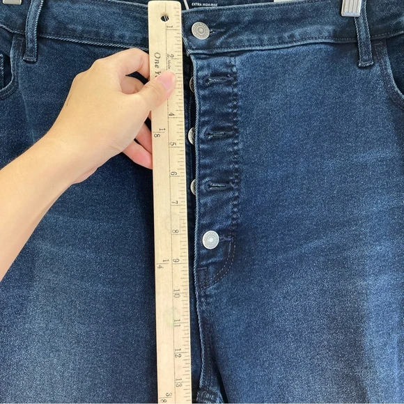 NWT Old Navy Button Fly Rockstar Super Skinny Extra High Rise Jeans Size 26 plus - Picture 6 of 11